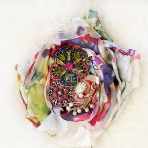 Shabby Chic Style Pin